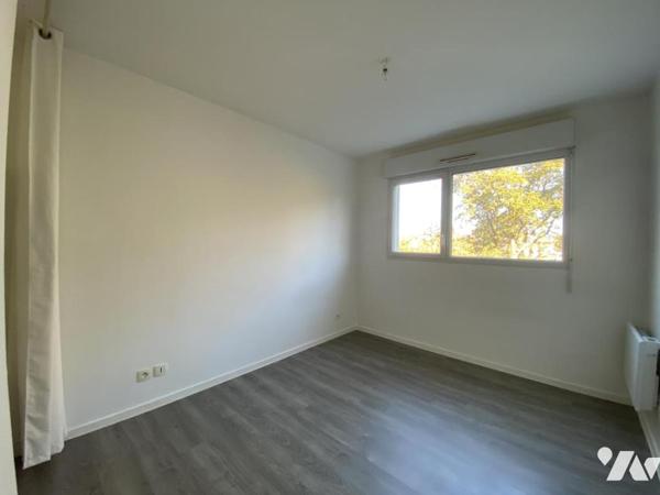 APPARTEMENT T2 -  40m² - GARAGE FERME 