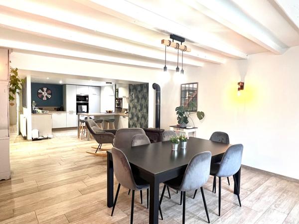 Maison
                                                                                                                                                                                                                                                                                                                        7 pièce(s)                                                                                                                                                                                                          5 chambre(s)                                                                                                                                                                                                          150  m²