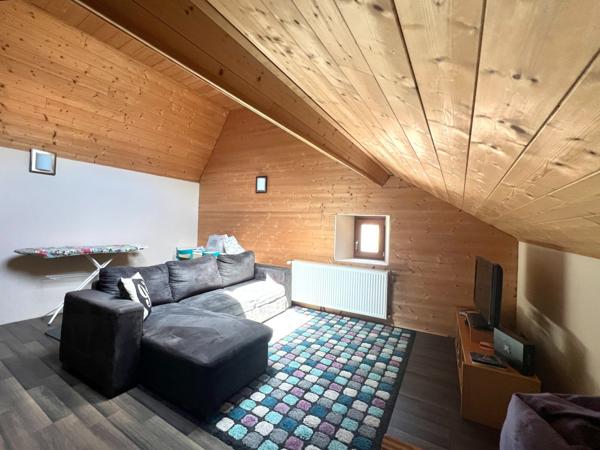 Maison
                                                                                                                                                                                                                                                                                                                        7 pièce(s)                                                                                                                                                                                                          5 chambre(s)                                                                                                                                                                                                          150  m²