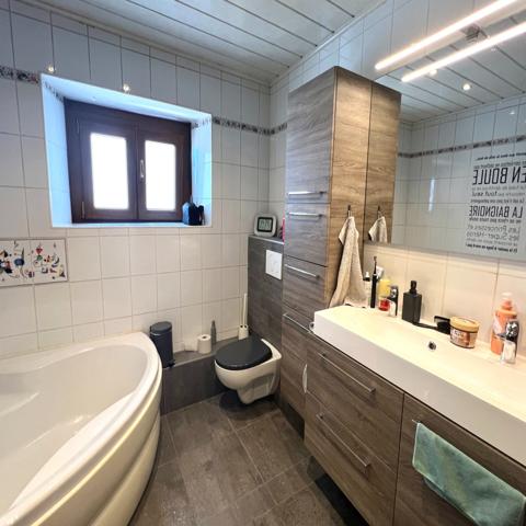 Maison
                                                                                                                                                                                                                                                                                                                        7 pièce(s)                                                                                                                                                                                                          5 chambre(s)                                                                                                                                                                                                          150  m²