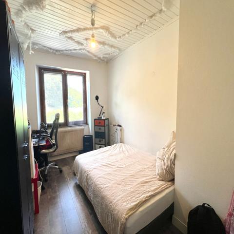 Maison
                                                                                                                                                                                                                                                                                                                        7 pièce(s)                                                                                                                                                                                                          5 chambre(s)                                                                                                                                                                                                          150  m²