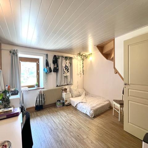 Maison
                                                                                                                                                                                                                                                                                                                        7 pièce(s)                                                                                                                                                                                                          5 chambre(s)                                                                                                                                                                                                          150  m²