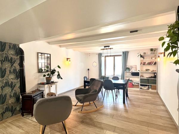 Maison
                                                                                                                                                                                                                                                                                                                        7 pièce(s)                                                                                                                                                                                                          5 chambre(s)                                                                                                                                                                                                          150  m²