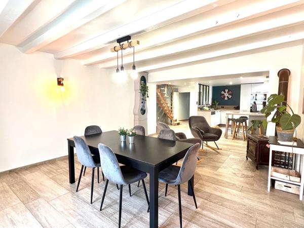 Maison
                                                                                                                                                                                                                                                                                                                        7 pièce(s)                                                                                                                                                                                                          5 chambre(s)                                                                                                                                                                                                          150  m²