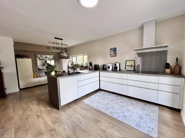 NÎMES - ROUTE DE SAUVE - 5 CHAMBRES - AUCUN TRAVAUX - PISCINE - GARAGE DOUBLE -