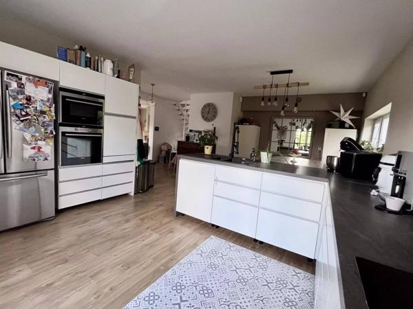 NÎMES - ROUTE DE SAUVE - 5 CHAMBRES - AUCUN TRAVAUX - PISCINE - GARAGE DOUBLE -