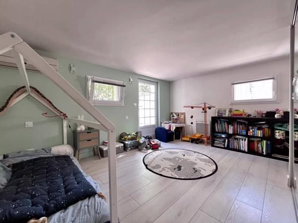 NÎMES - ROUTE DE SAUVE - 5 CHAMBRES - AUCUN TRAVAUX - PISCINE - GARAGE DOUBLE -