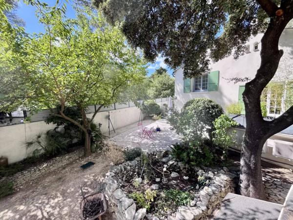 NÎMES - ROUTE DE SAUVE - 5 CHAMBRES - AUCUN TRAVAUX - PISCINE - GARAGE DOUBLE -