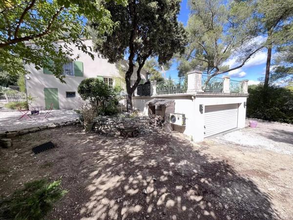 NÎMES - ROUTE DE SAUVE - 5 CHAMBRES - AUCUN TRAVAUX - PISCINE - GARAGE DOUBLE -