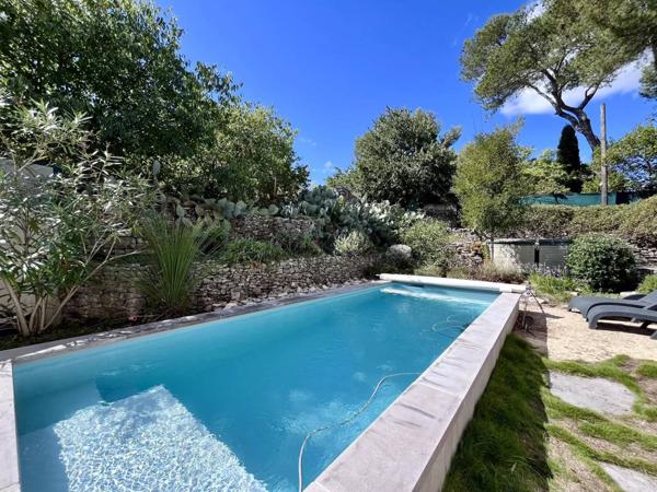 NÎMES - ROUTE DE SAUVE - 5 CHAMBRES - AUCUN TRAVAUX - PISCINE - GARAGE DOUBLE -