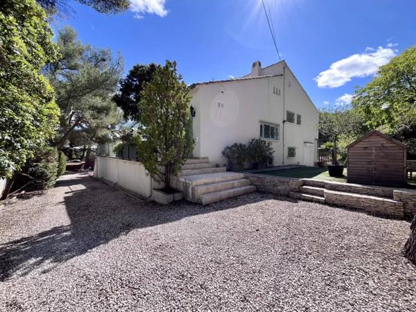 NÎMES - ROUTE DE SAUVE - 5 CHAMBRES - AUCUN TRAVAUX - PISCINE - GARAGE DOUBLE -