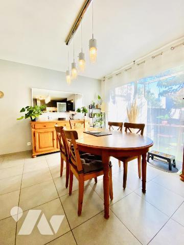 Maison de T4 avec jardin et place de stationnement privatives