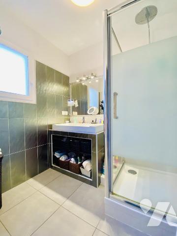 Maison de T4 avec jardin et place de stationnement privatives