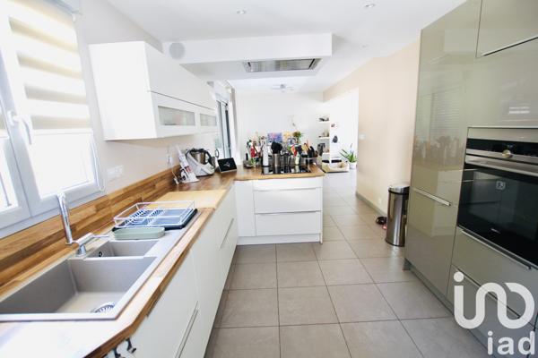 Maison à vendre 8 pièces 145 m² Évry-Grégy-sur-Yerre