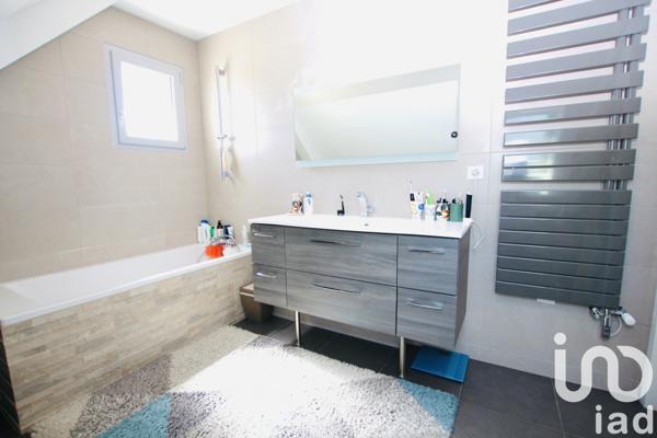 Maison à vendre 8 pièces 145 m² Évry-Grégy-sur-Yerre