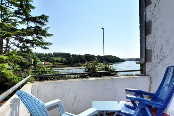 SECTEUR TREGUIER - Hébergement pour 15 personnes sur 216 m², les pieds dans l'eau