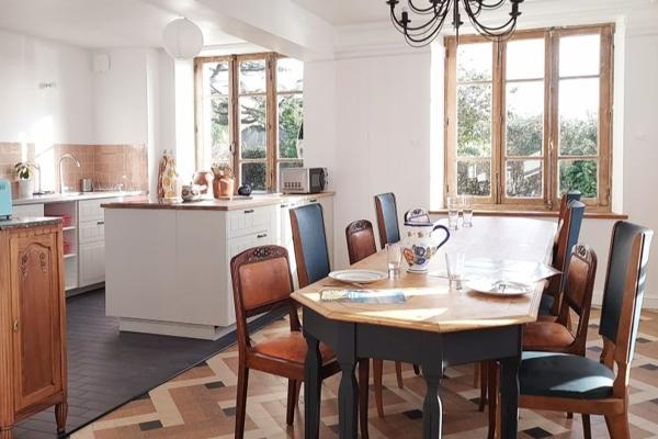 SECTEUR TREGUIER - Hébergement pour 15 personnes sur 216 m², les pieds dans l'eau