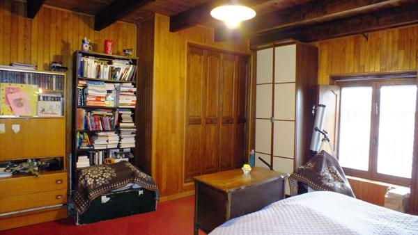 Maison de ville avec loggia, jardin, dépendance, garage