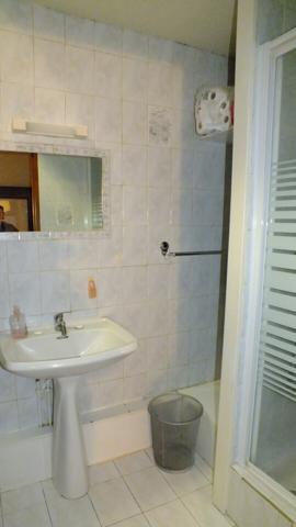 Maison de ville avec loggia, jardin, dépendance, garage