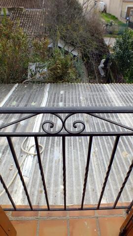 Maison de ville avec loggia, jardin, dépendance, garage