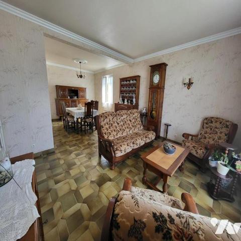 Maison d'habitation à vendre dans le centre de Châteauneuf du Faou, Finistère 29