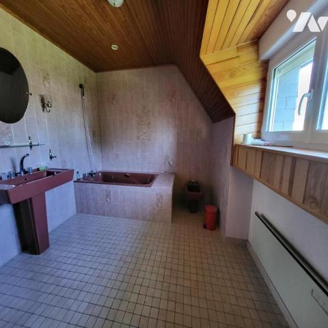 Maison d'habitation à vendre dans le centre de Châteauneuf du Faou, Finistère 29