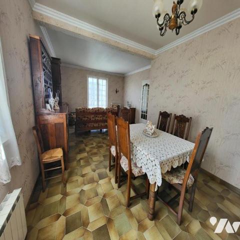 Maison d'habitation à vendre dans le centre de Châteauneuf du Faou, Finistère 29