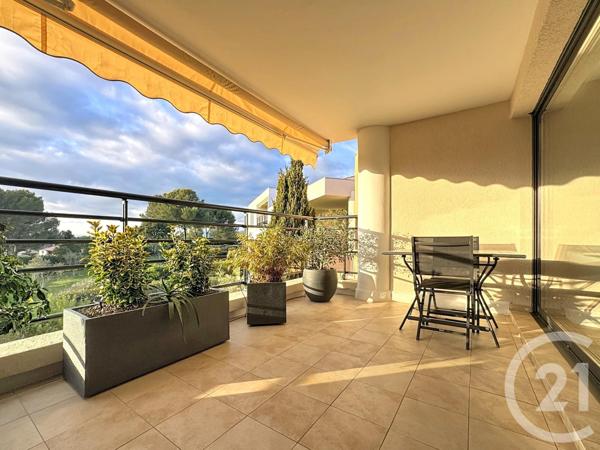 Appartement F3 à vendre  3 pièces - 77,28 m2 ST RAPHAEL - 83