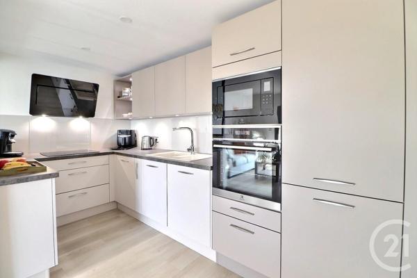 Appartement F3 à vendre  3 pièces - 77,28 m2 ST RAPHAEL - 83