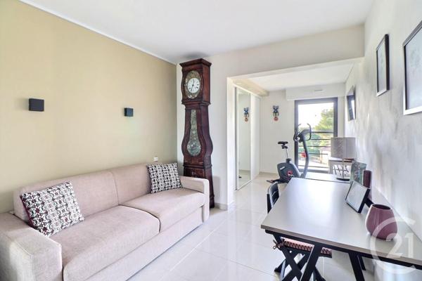 Appartement F3 à vendre  3 pièces - 77,28 m2 ST RAPHAEL - 83