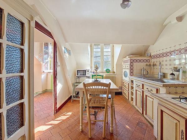 Unique à Orléans ! Cloitre Saint Aignan, maison de charme avec cour