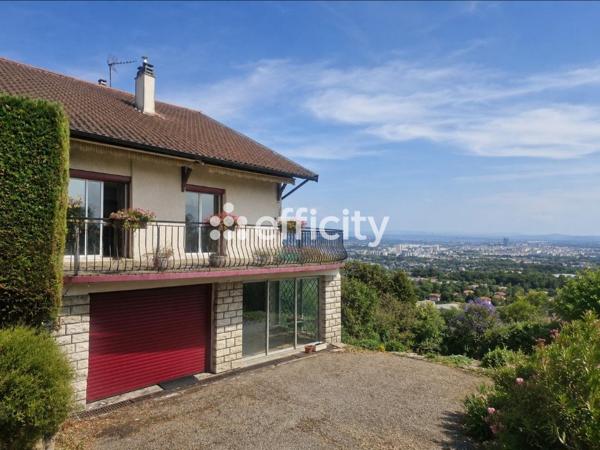 Maison
         7 pièces
        - 220 m² 690 000 € *