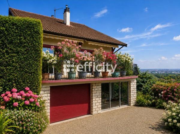 Maison
         7 pièces
        - 220 m² 690 000 € *
