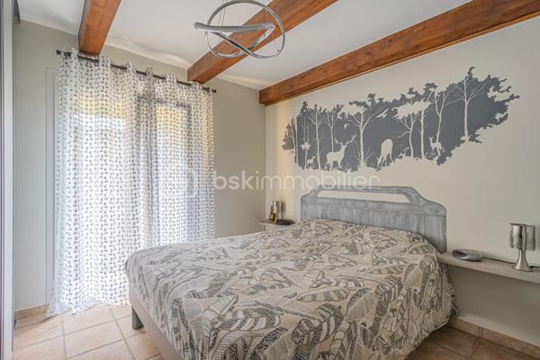 Maison traditionnelle de 268 m²