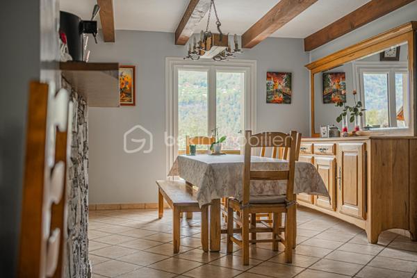 Maison traditionnelle de 268 m²