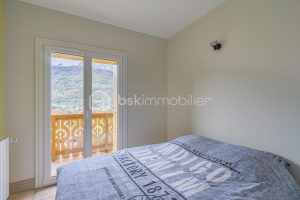 Maison traditionnelle de 268 m²