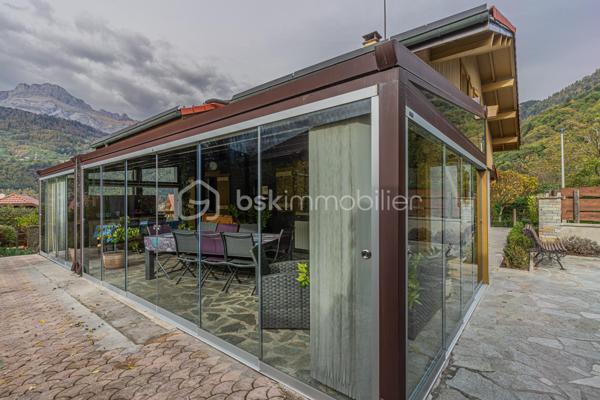 Maison traditionnelle de 268 m²