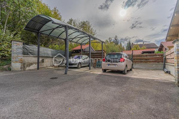 Maison traditionnelle de 268 m²