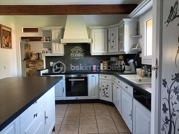 Maison traditionnelle de 268 m²