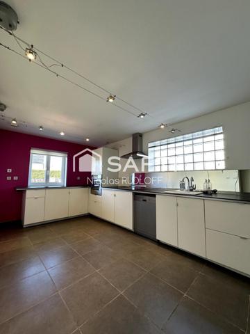 Maison - 6 pièces - 150m²