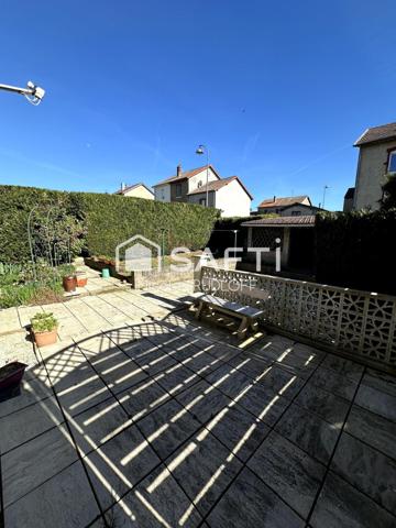 Maison - 6 pièces - 150m²