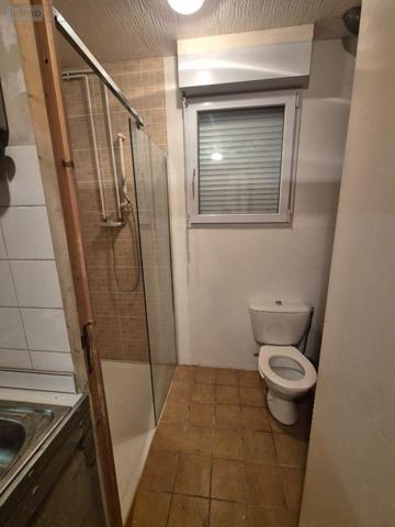 Local mixte (Professionnel/Habitation) à louer à Condé-sur-Seulles dans le Calvados (14400), ref : L600   
4 rue de quesnot