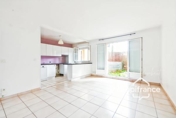 Appartement 2 pièces de 45 m² en rez de jardin à Plaisir