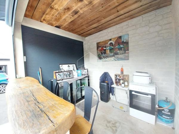 Maison à vendre T5 - CONTRES - 100m², Plain-pied, 3 Chbs, spacieux garage