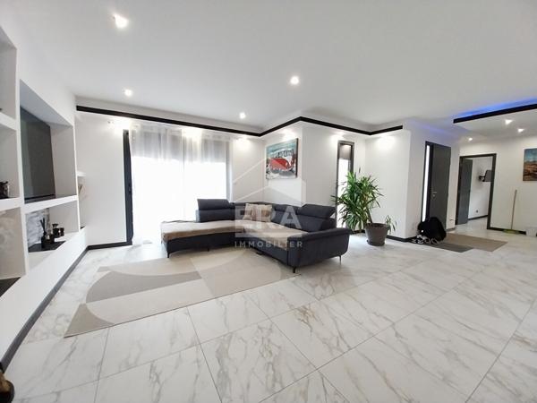 Maison à vendre T5 - CONTRES - 100m², Plain-pied, 3 Chbs, spacieux garage