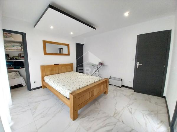 Maison à vendre T5 - CONTRES - 100m², Plain-pied, 3 Chbs, spacieux garage