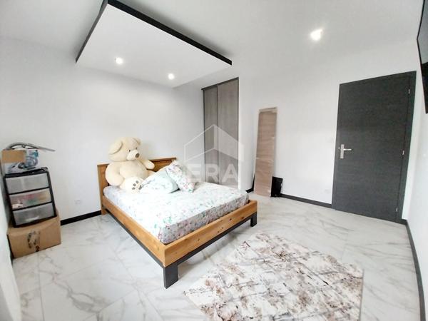 Maison à vendre T5 - CONTRES - 100m², Plain-pied, 3 Chbs, spacieux garage