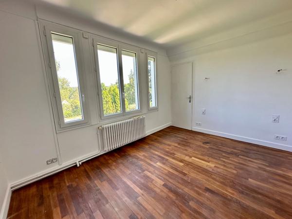 Maison à louer 5 pièces GIF SUR YVETTE (91) - 158 m2 avec jardin.