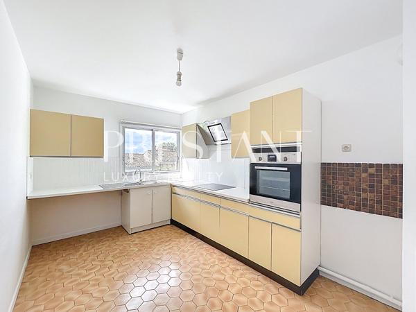 Appartement T4 de 103 m² avec balcon, double box et cellier – Quartier Costedoat/Saint Genès, BORDEAUX