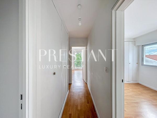 Appartement T4 de 103 m² avec balcon, double box et cellier – Quartier Costedoat/Saint Genès, BORDEAUX